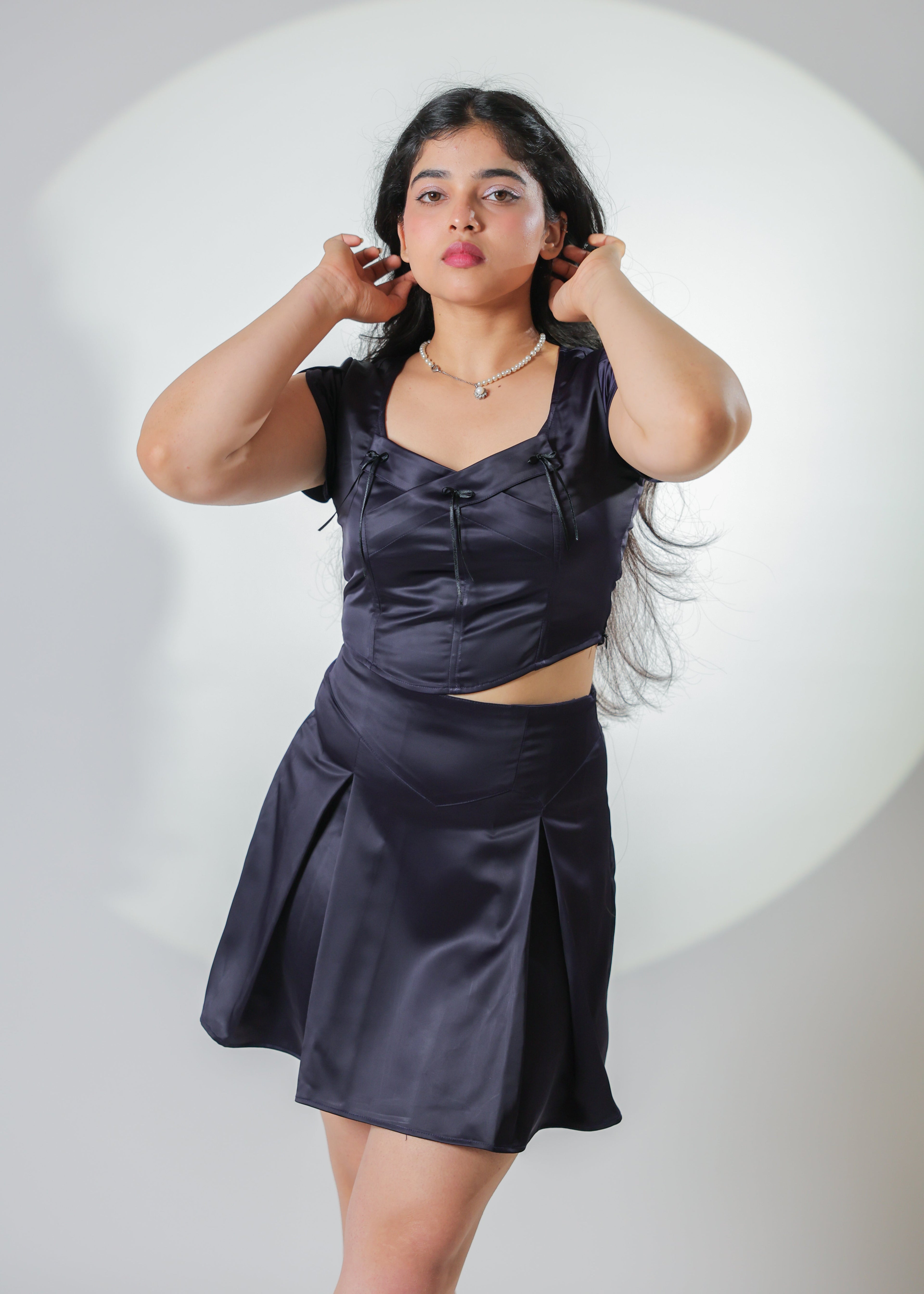 Luna Navy Pleated skirt