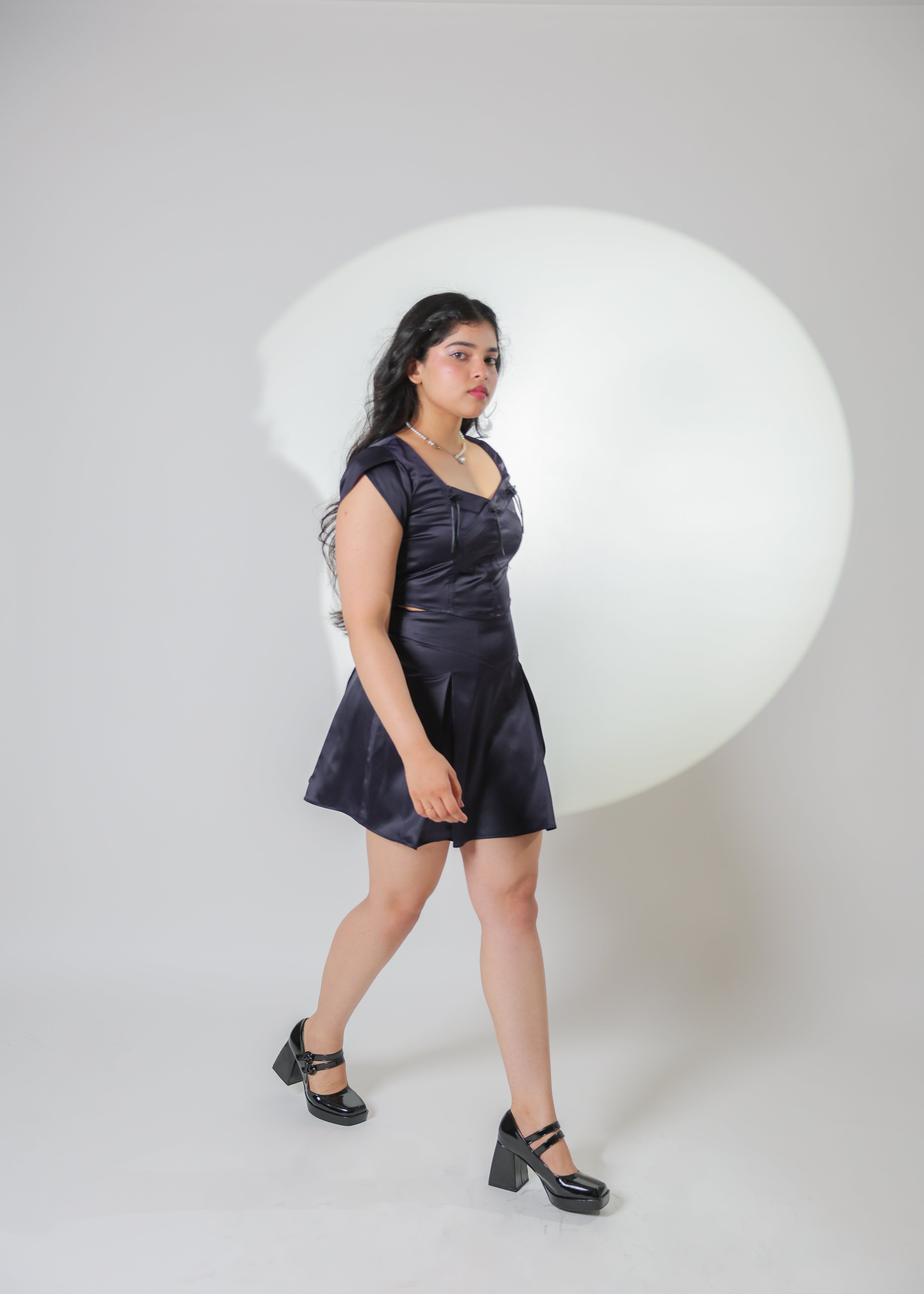 Luna Navy Pleated skirt